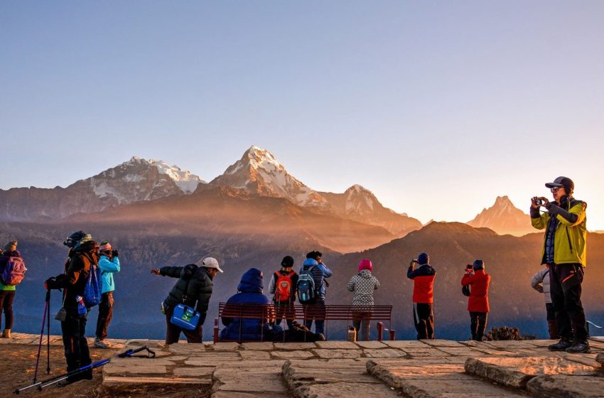सन् २०२३ मा कुन देशबाट कति पर्यटक नेपाल घुम्न आए ?